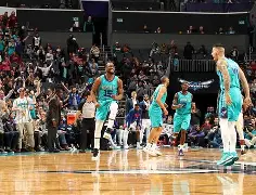 九游体育-这也行？风云突变夏洛特黄蜂今晨状态回暖费城76人围绕NBA常规赛再遭质疑，字母哥巅峰对决的简单介绍
